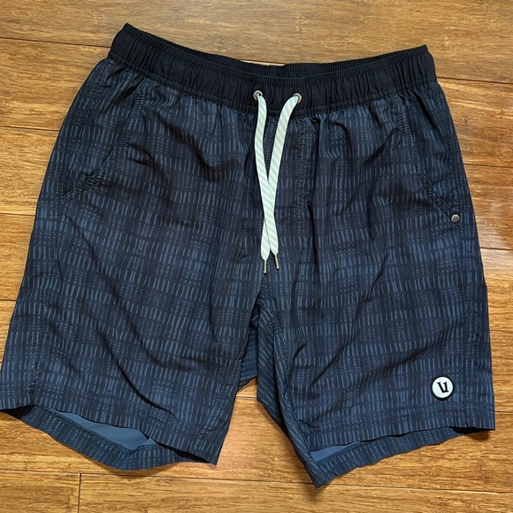 VUORI Kona Shorts Men’s Athletic Navy sz S (30) - Picture 2 of 4
